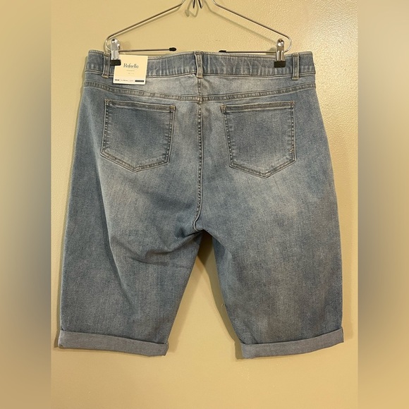 Rafaella Weekend Sequined Slimming Comfort Waist  Jean Bermuda Shorts 18W NWT - Picture 2 of 13